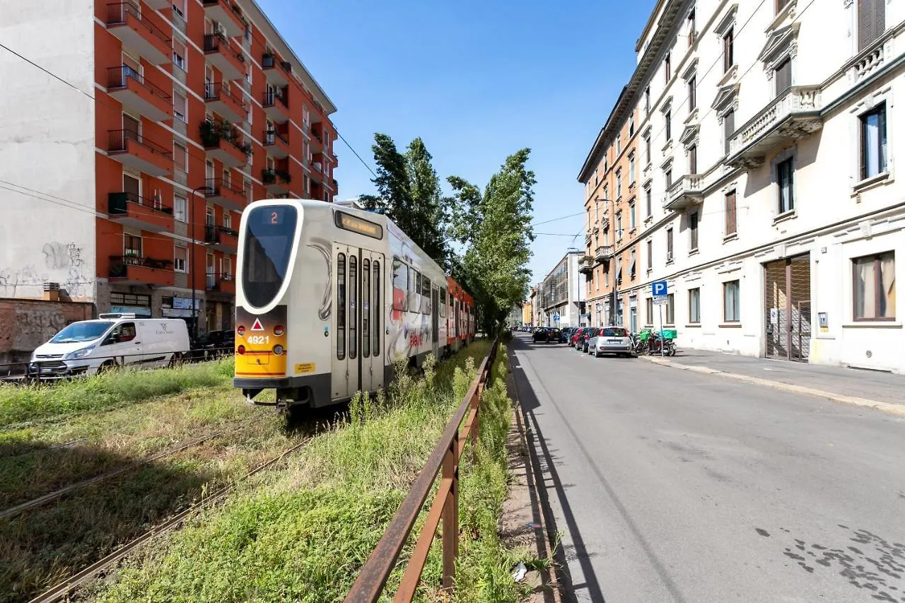 Luna Homes - Studio In Farini Milan Apartment