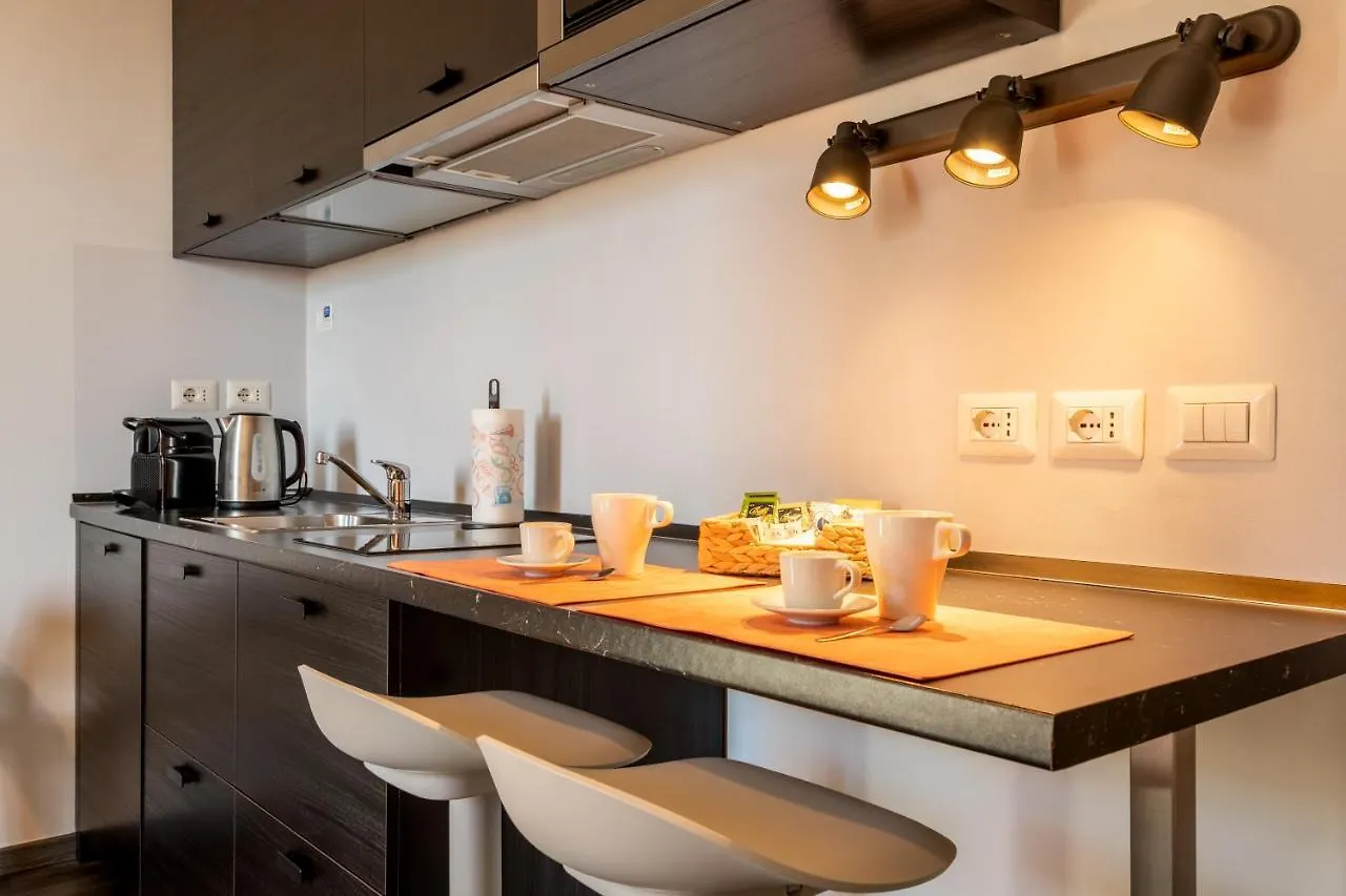 Luna Homes - Studio In Farini Milán